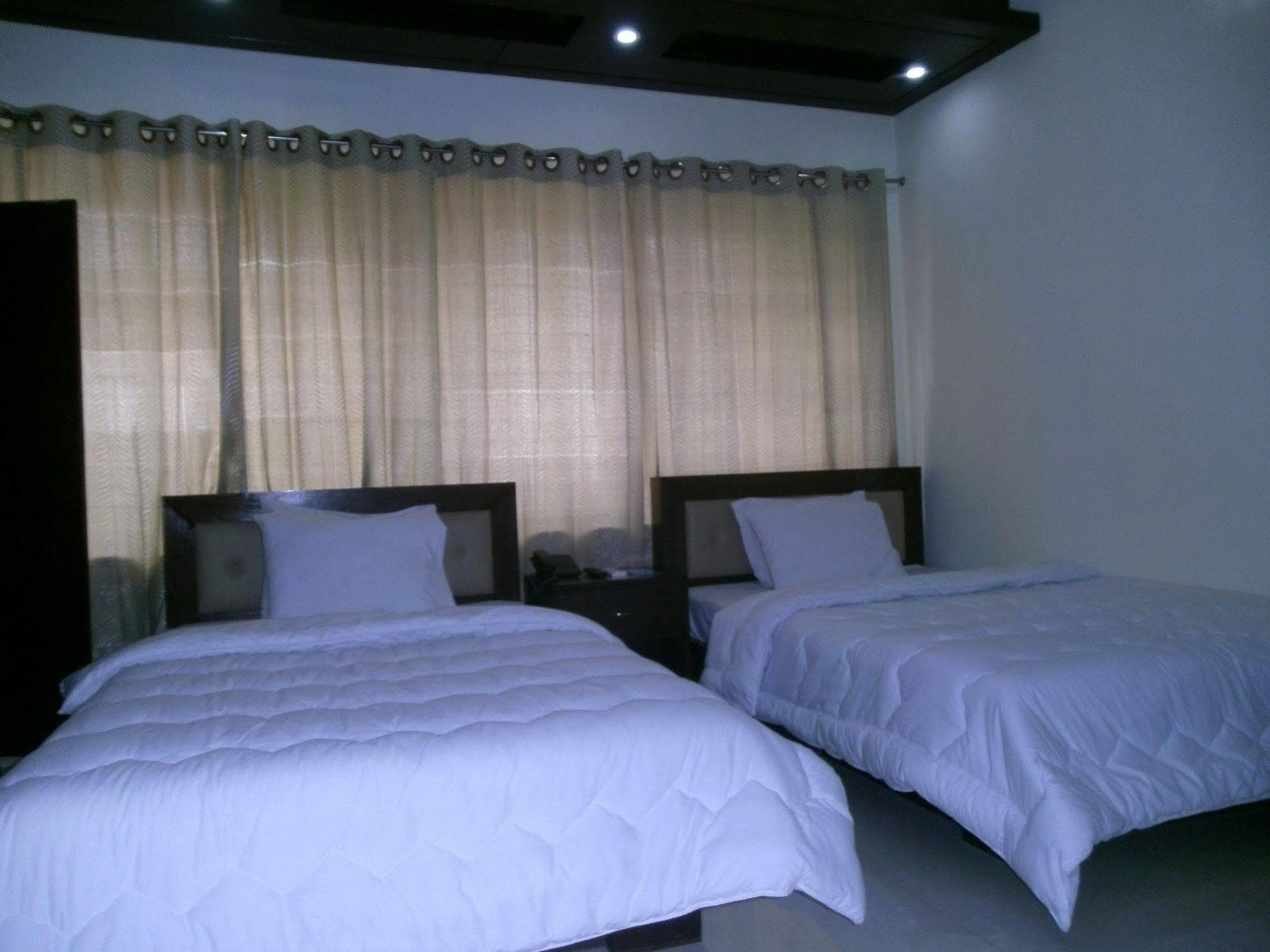 Hotel Air Inn Dhaka - Airport View Екстериор снимка